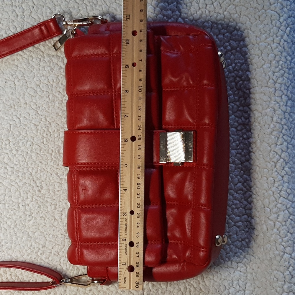 Quilted Crossbody - Picture 6 of 6
